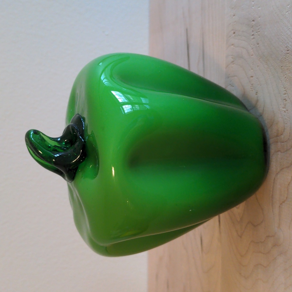 ✨SOLD✨ Vintage Art Glass Pepper Green